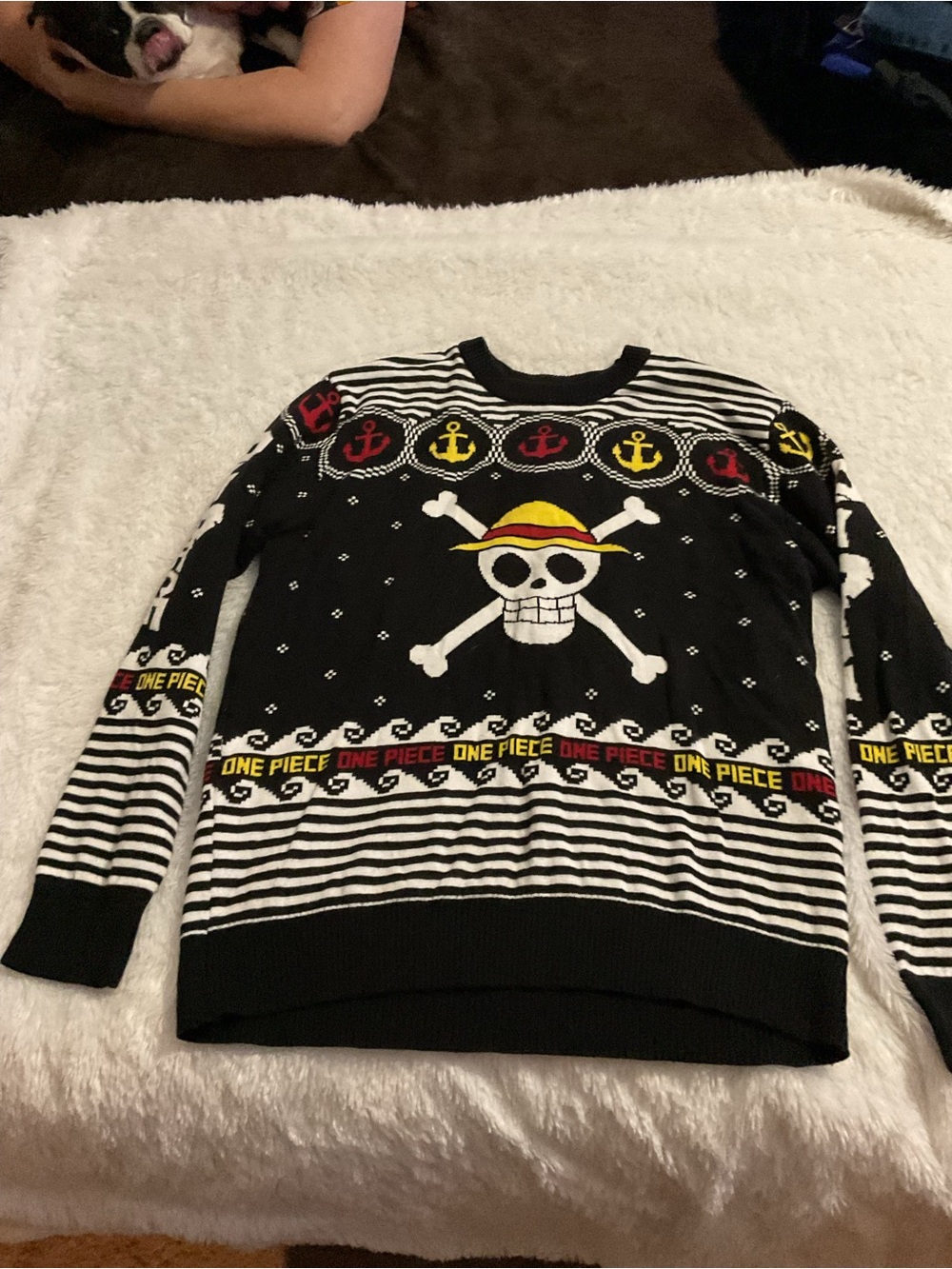Onepiece Black Crewneck Sweater with Straw Hat Skull Graphic